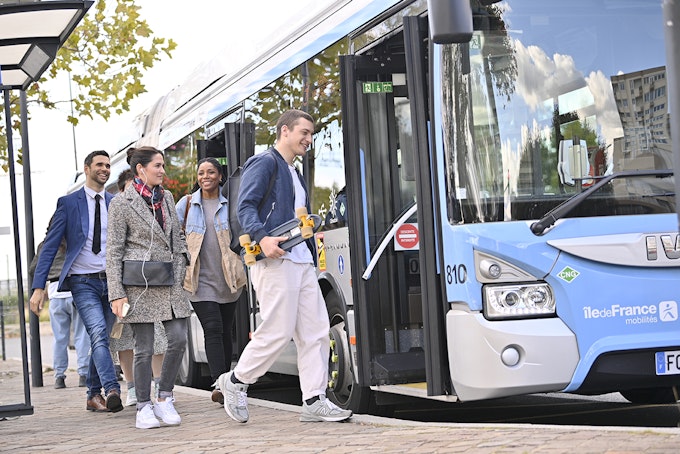 Encontre os novos horários para as suas linhas 11 e 15 válidos a partir de 15 de maio de 2023
