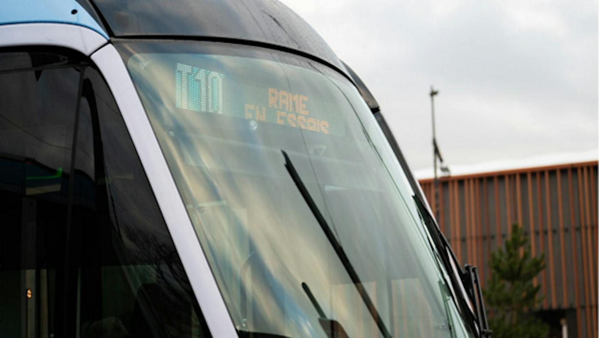 Foto de um trem de bonde T10