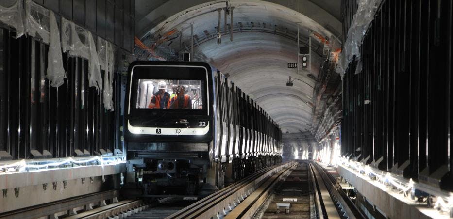 Un train d'essai sur le prolongement de la ligne 14