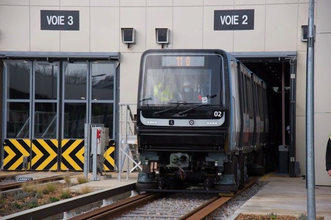 La rame d'essai du MP14 sortant du nouvel atelier de maintenance de la ligne 11, à Rosny-sous-Bois - RATP INFRAS - Isabelle Bonnet