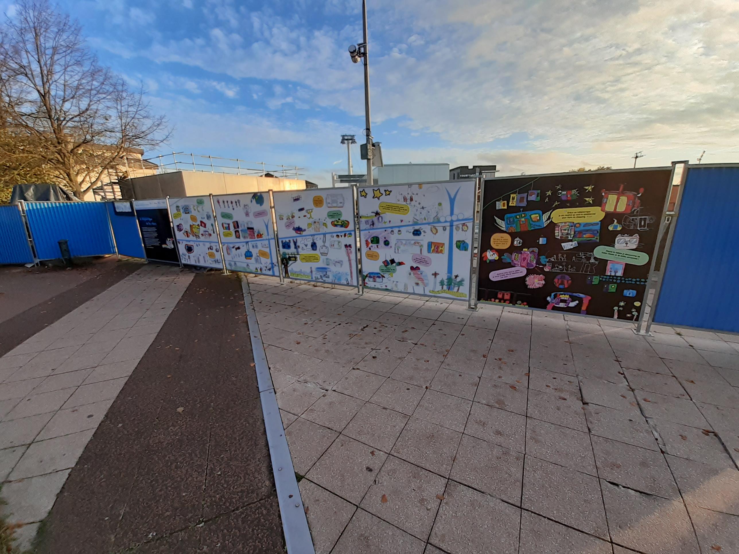 Empalizada de dibujos en Créteil Pointe du Lac
