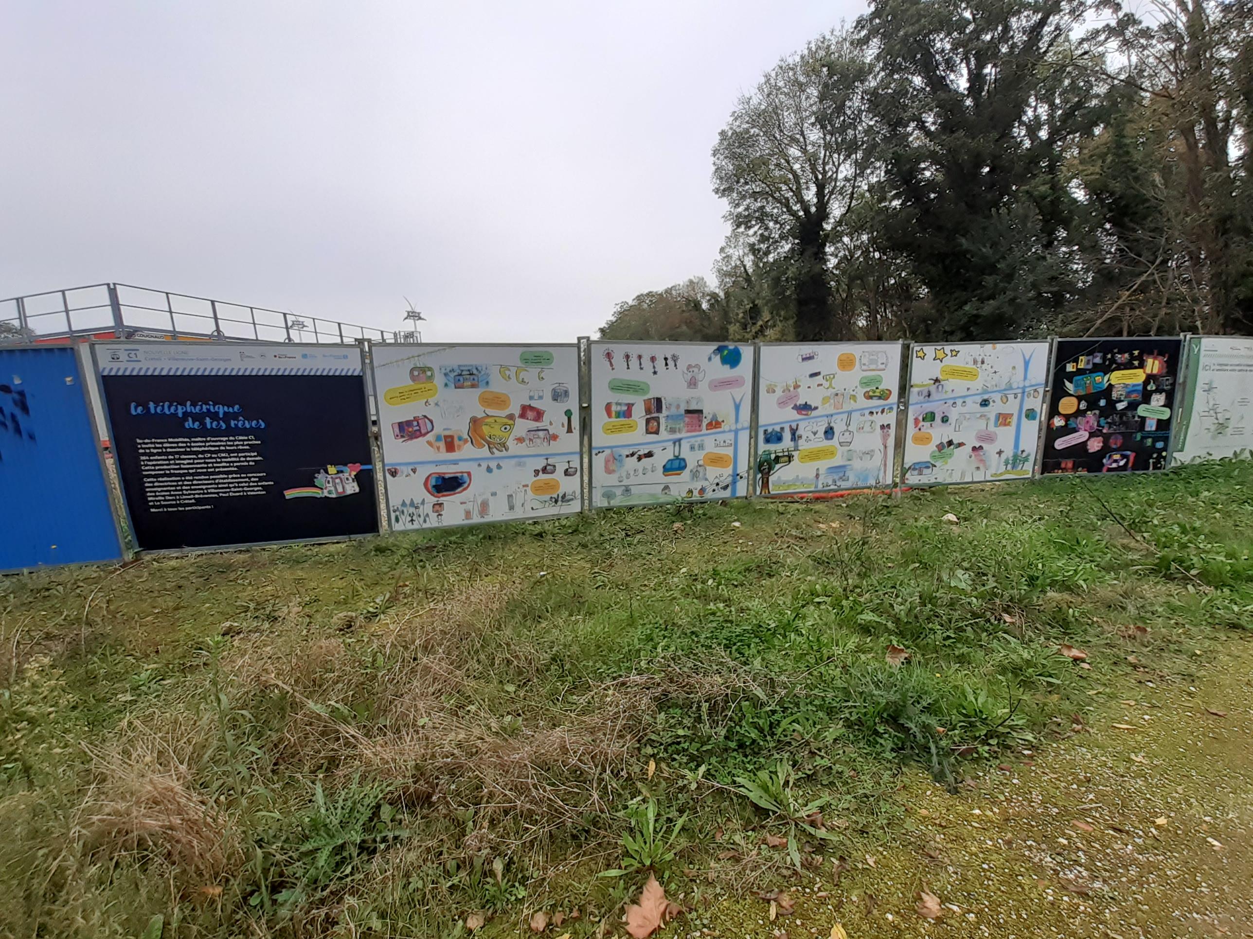 Palissade scolaire à la station La Végétale