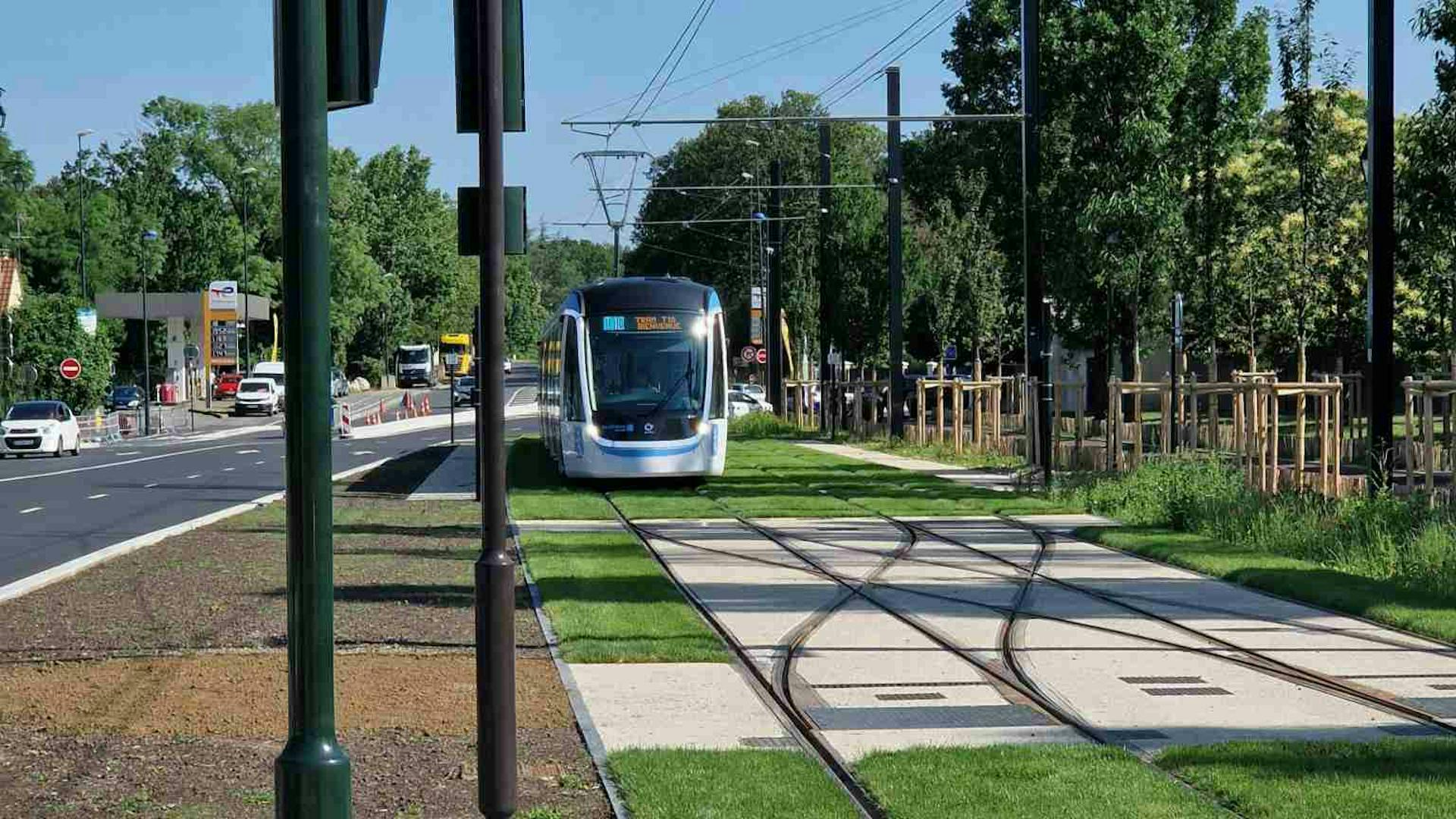 View of the Jardin Parisien station