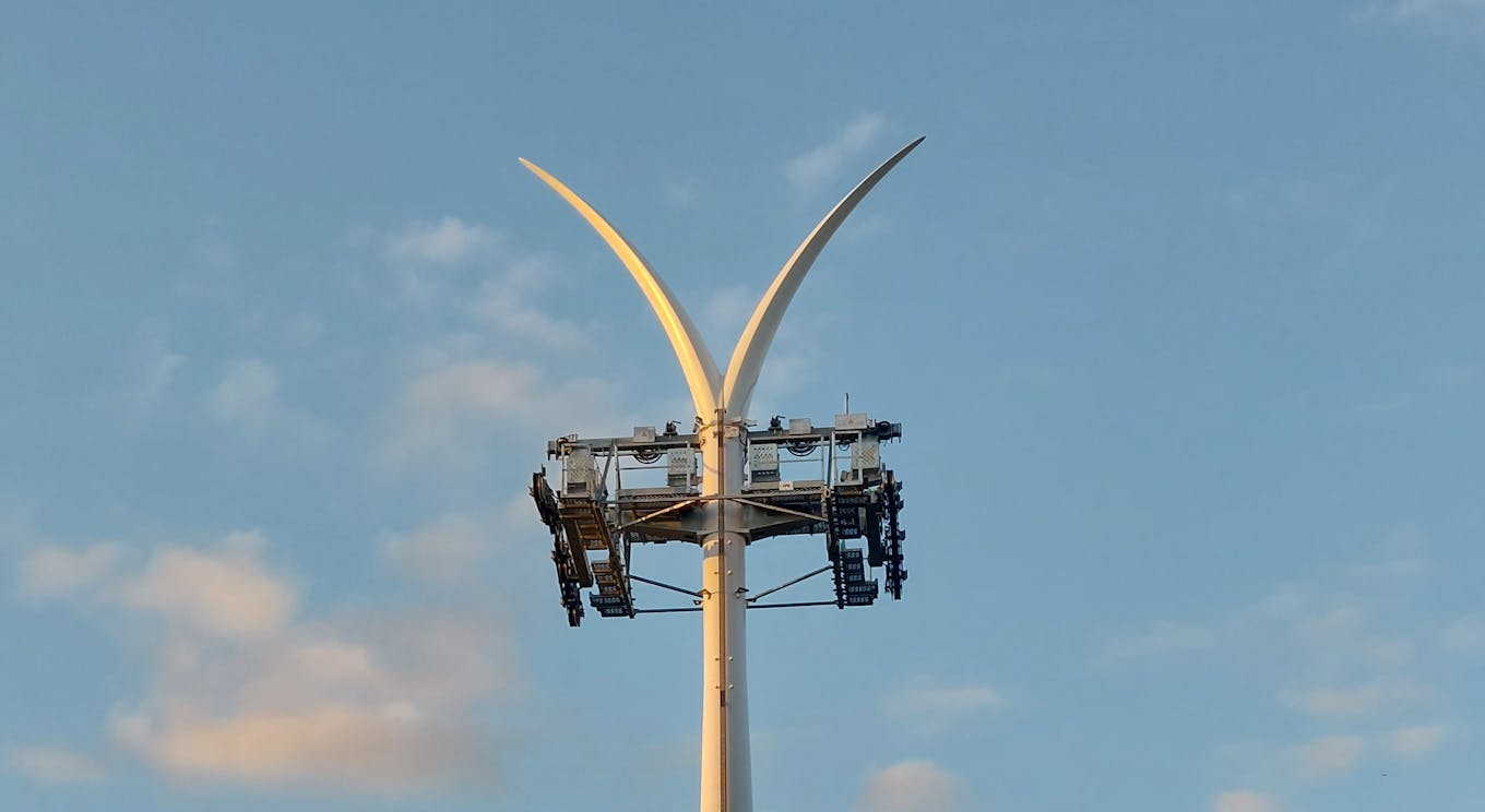 Les ailes d'un pylône du Câble C1