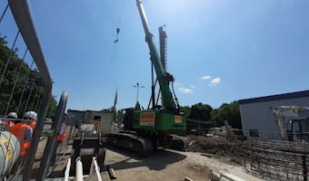 Arbeiten an Pylon-Fundamenten