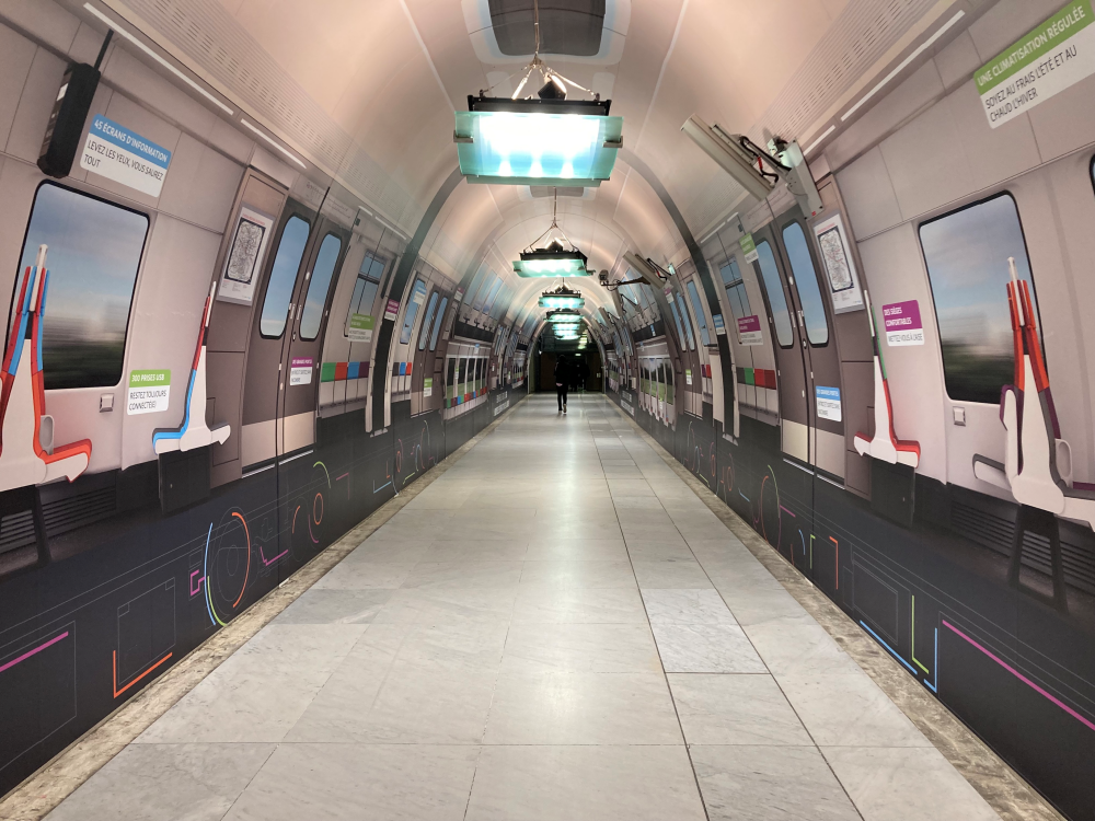 Exposição sobre o RER NG, nos corredores da estação Haussmann Saint Lazare - ©SNCF Voyageurs