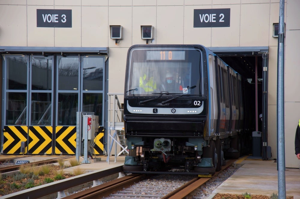 Image d'une rame du MP14 sortant de l'atelier de maintenance de Rosny-sous-Bois - MP14 - ligne 11 - RATP - INFRAS - Isabelle Bonnet