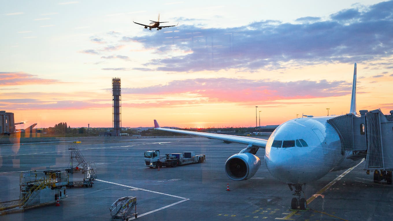Vista di una delle piste dell'aeroporto Roissy Charle de Gaulle