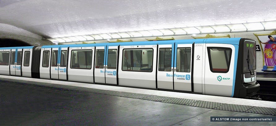 Rame de métro au quai sur la ligne 11