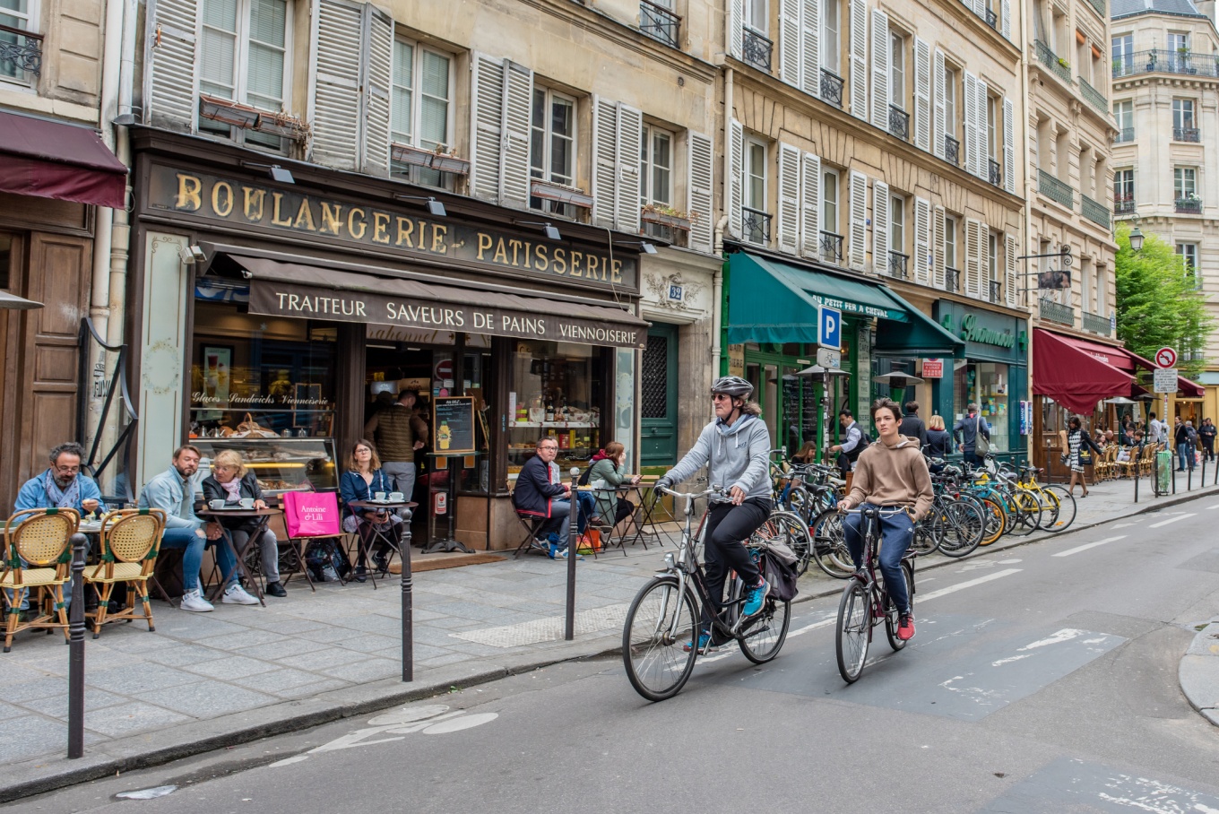 Marais ©District Page Light Studios