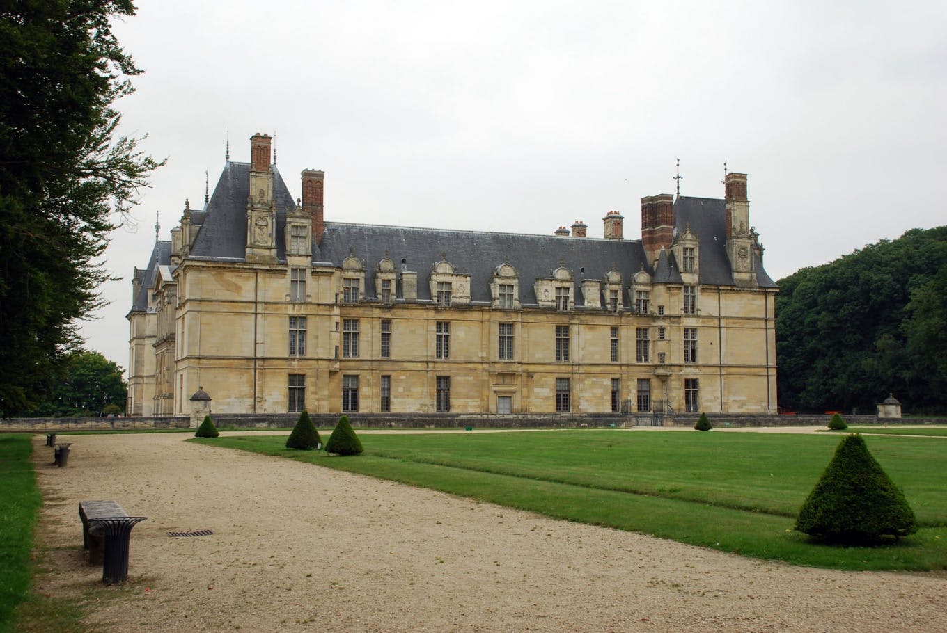 Château d'Écouen © all-free-photos