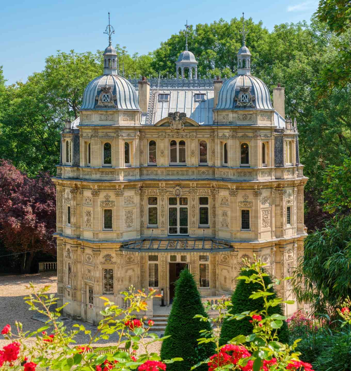 façade du château de monte cristo ©UlyssePixel
