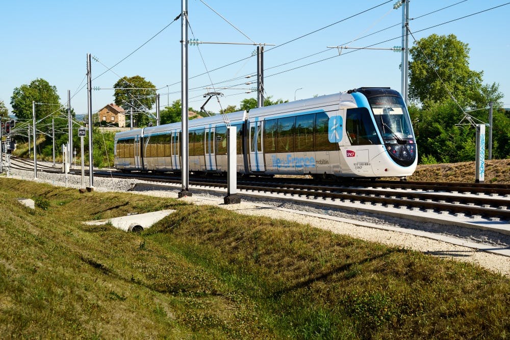 strasenbahn-t13-ein-weiterer-schritt-in-richtung-acheres