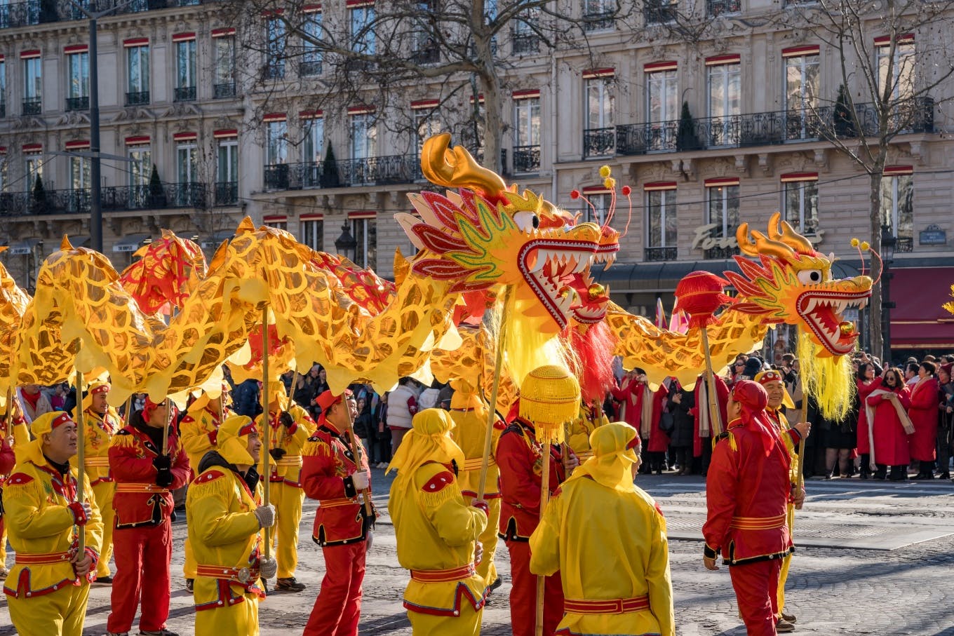 © Valerii Shtykalo - Parade du Nouvel An Lunaire sur les Champs Elysées à Paris début février 2025
