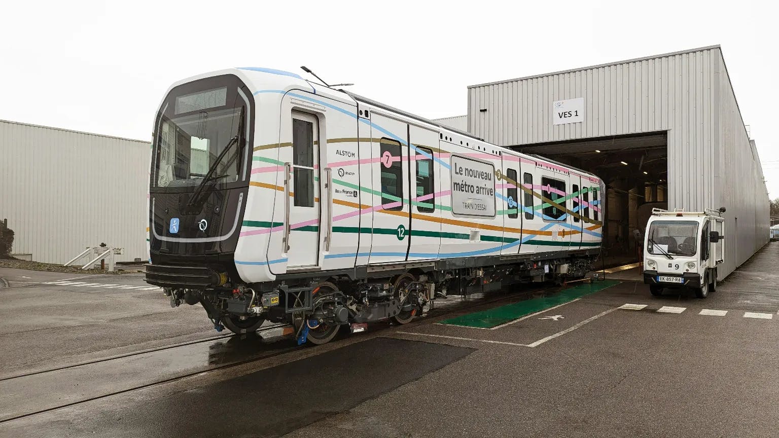 Rame d'essais du nouveau métro MF19 à l'atelier de maintenance de Bobigny en Île-de-France