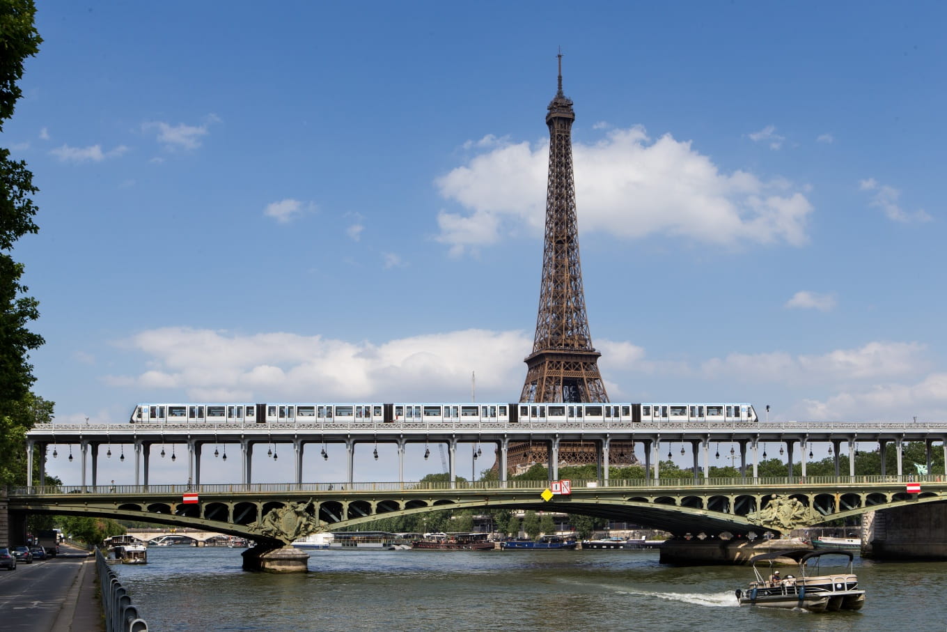 Christophe Recoura - Metro 6 elevated in front of the Eiffel Tower in Paris