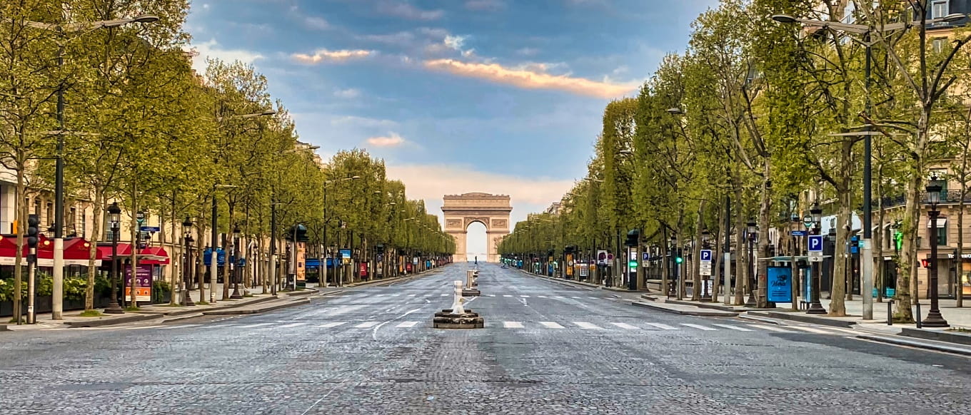 The Avenue des Champs-Élysées and the Arc de Triomphe - © Jerome Delaunay