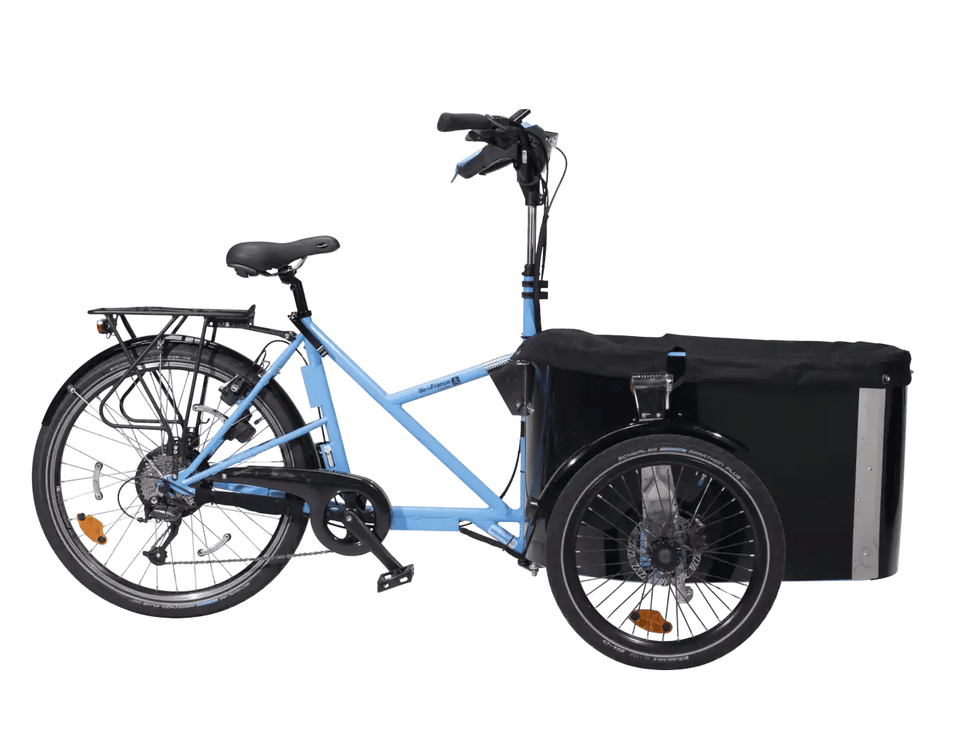 Ici, le vélo triporteur électrique pour les particuliers de Véligo Location. Deux autres versions existent en biporteur (court et long) : choisissez selon vos besoins