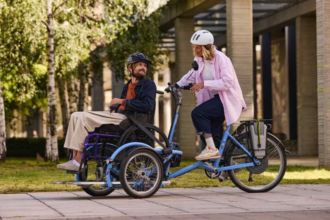 Le vélo triporteur pour fauteuil roulant de chez Véligo Location