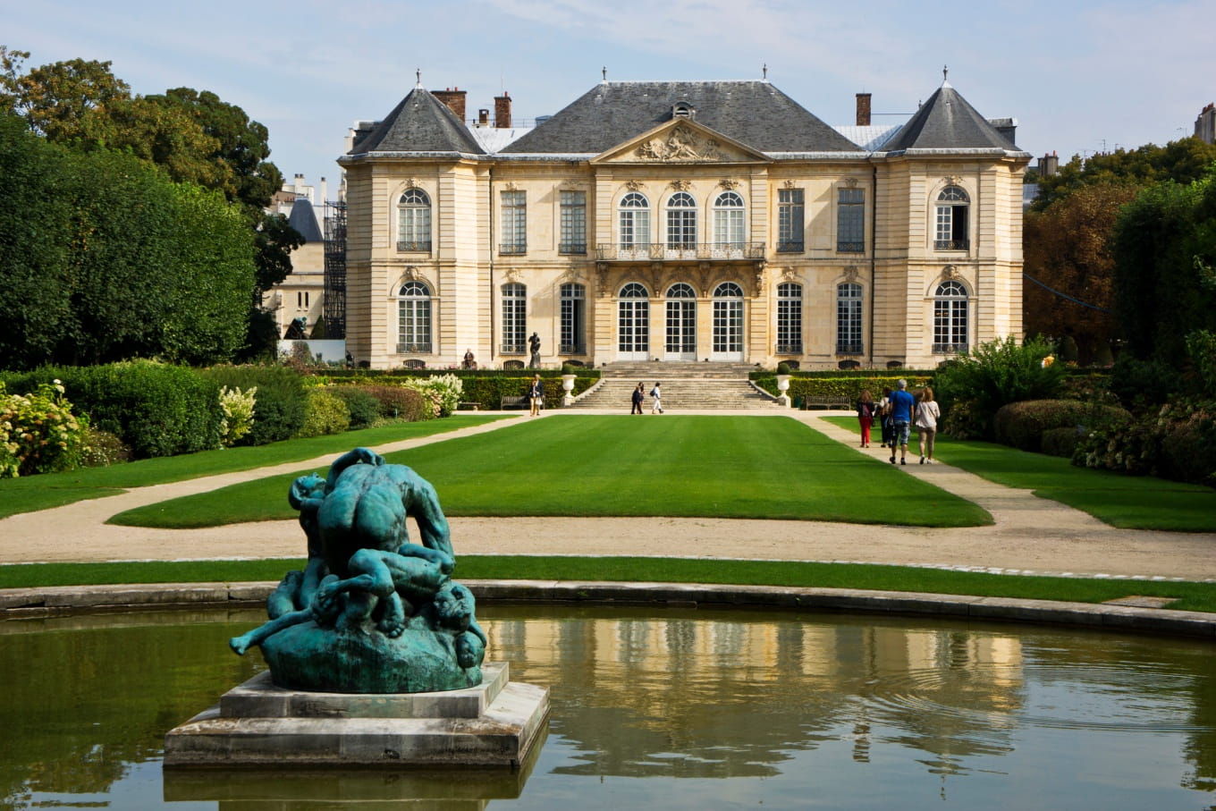 El Museo Rodin y su jardín en el 7º distrito de París.