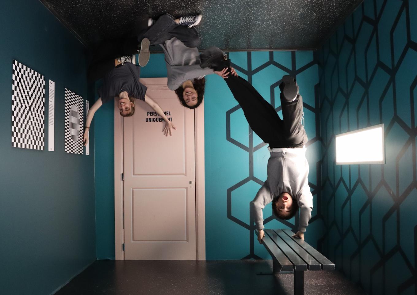 Der Reverse Room des Museums der Illusion