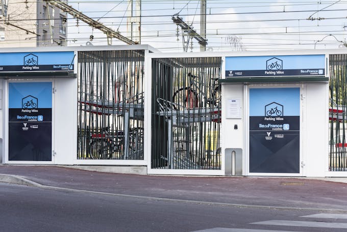 Parkings Vélos Île-de-France Mobilités en gare de Clamart - © Cyril BADET - Ile-de-France Mobilités