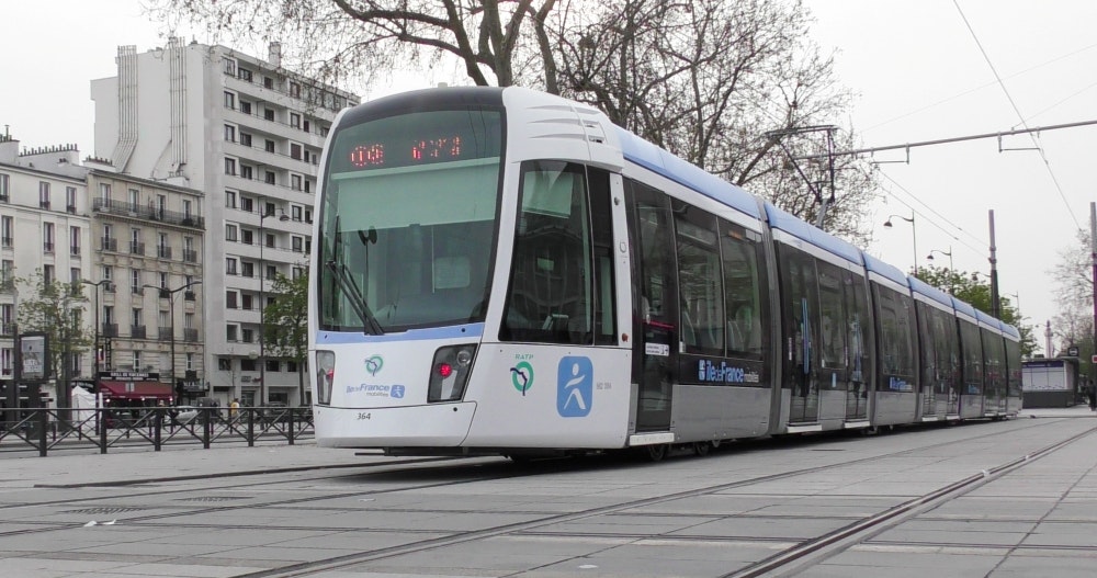 Un treno tram sulla linea T3b - photo credit: Instagram account@jethro_ratp 