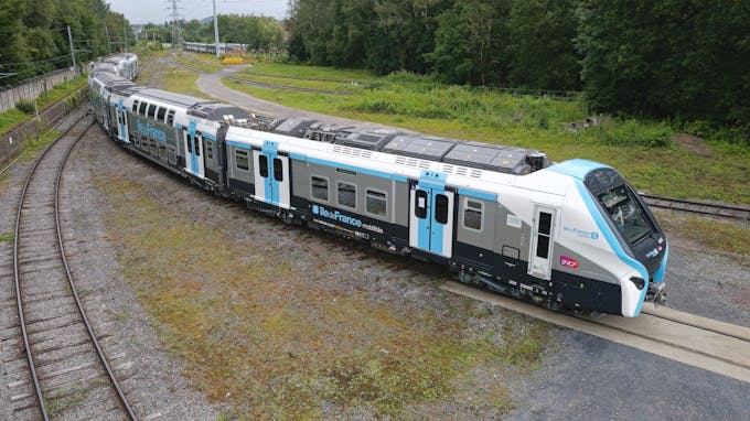 Um trem RER NG em testes ©Samuel Dhote