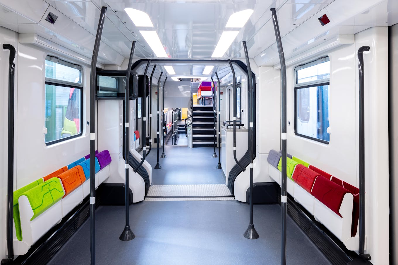 Interior de um trem RER NG