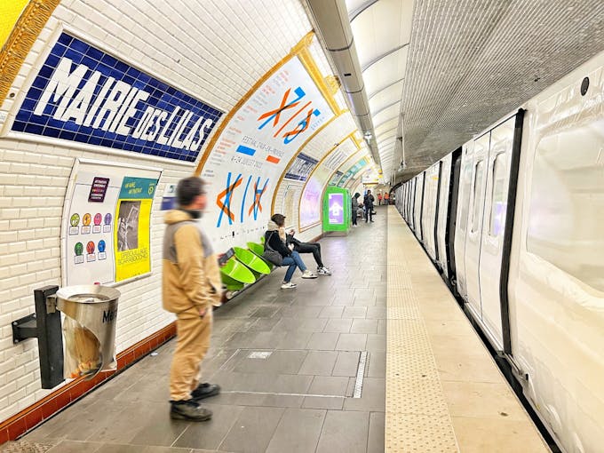 Une rame de MP14 en marche à blanc à Mairie des Lilas