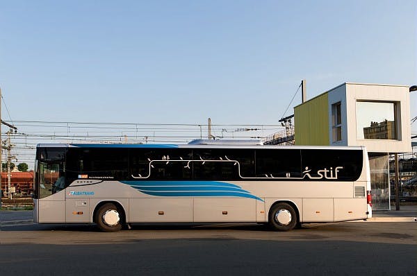 Bus à l'arrêt