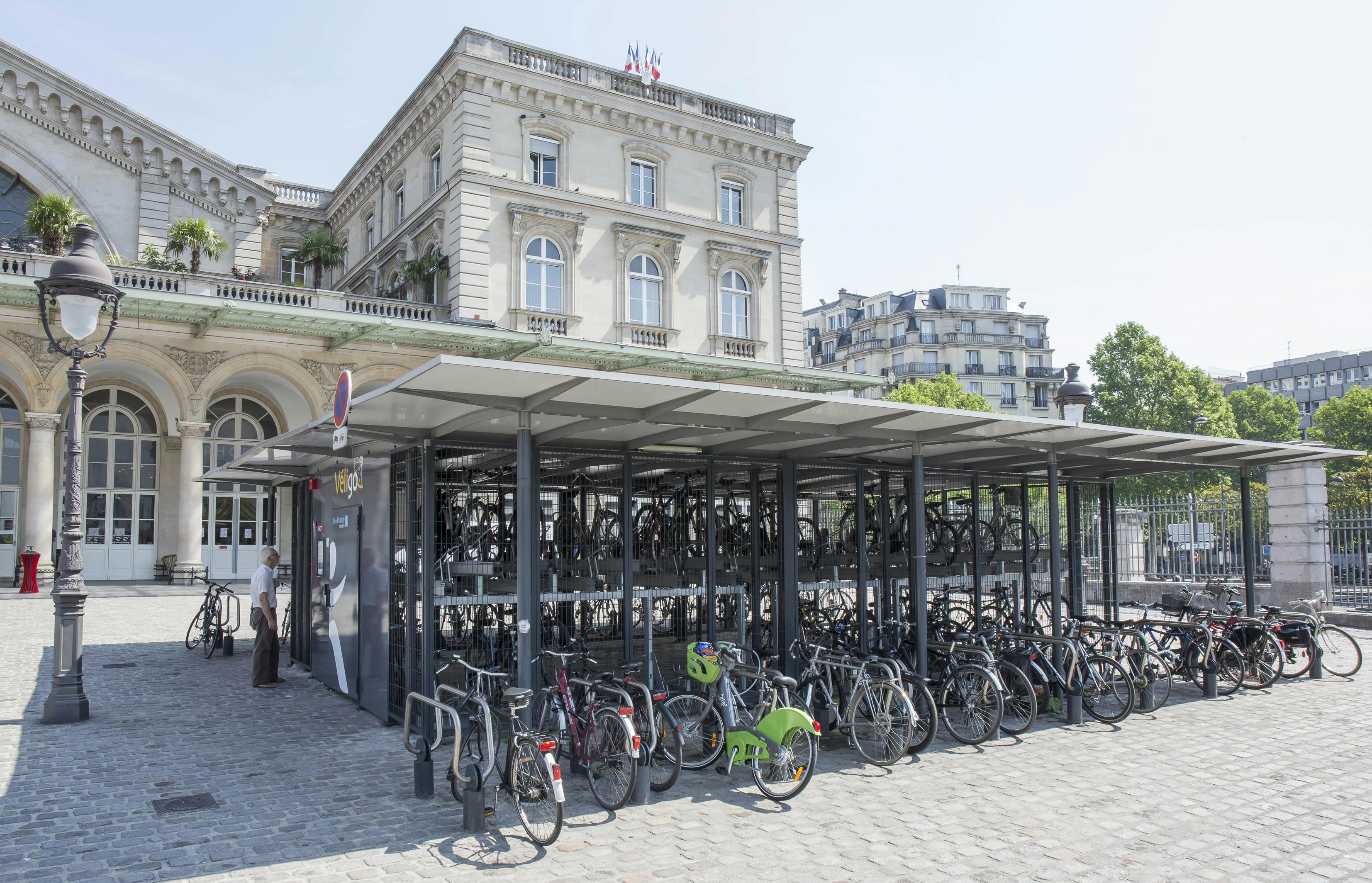 Stationnements vélo proches des gares et des stations en Île-de-France